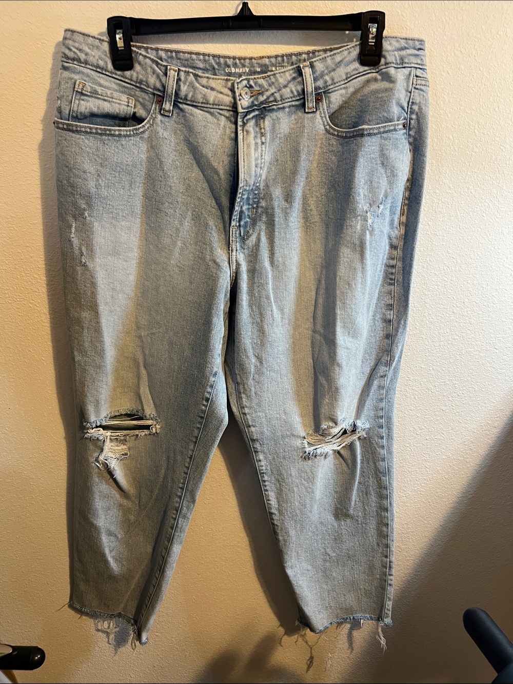 Old Navy Light Blue Women’s Relaxed Ripped Jeans